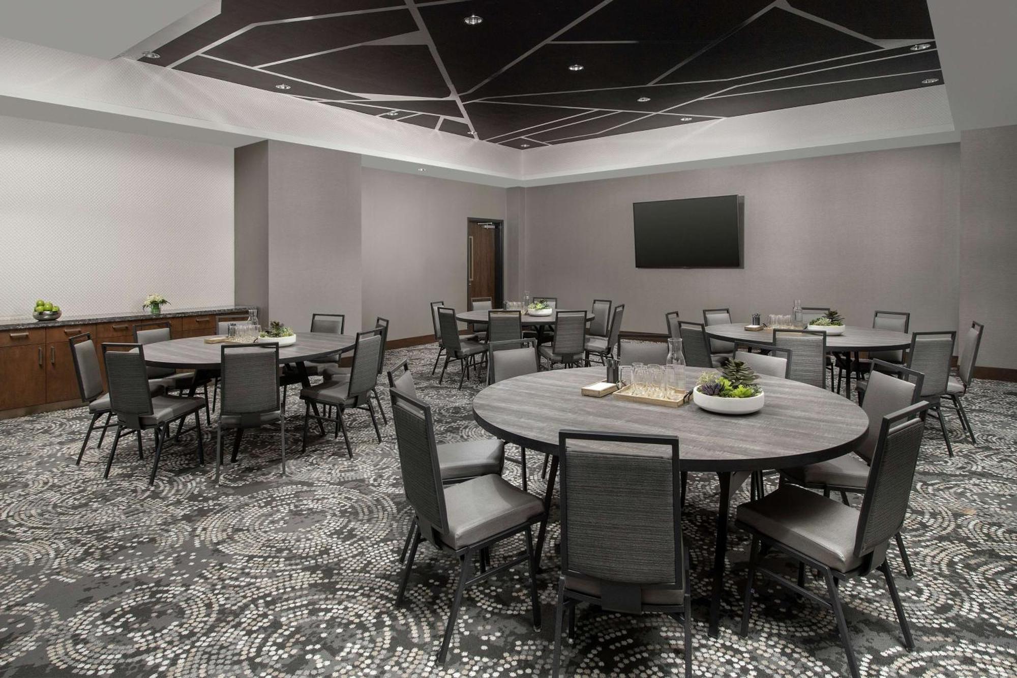 Embassy Suites By Hilton Knoxville Downtown Exterior foto